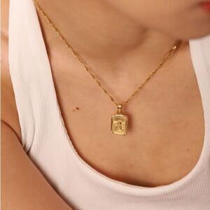 Gold angel necklace M371